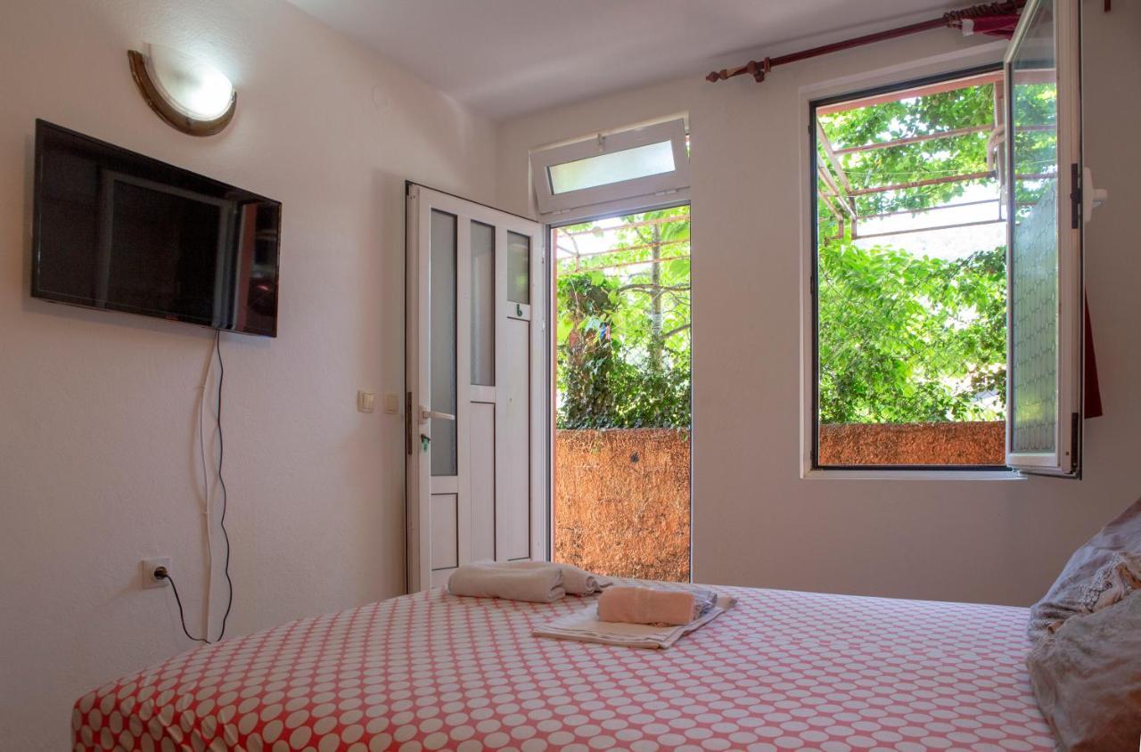 Family Apartments Vukcevic Čanj 외부 사진