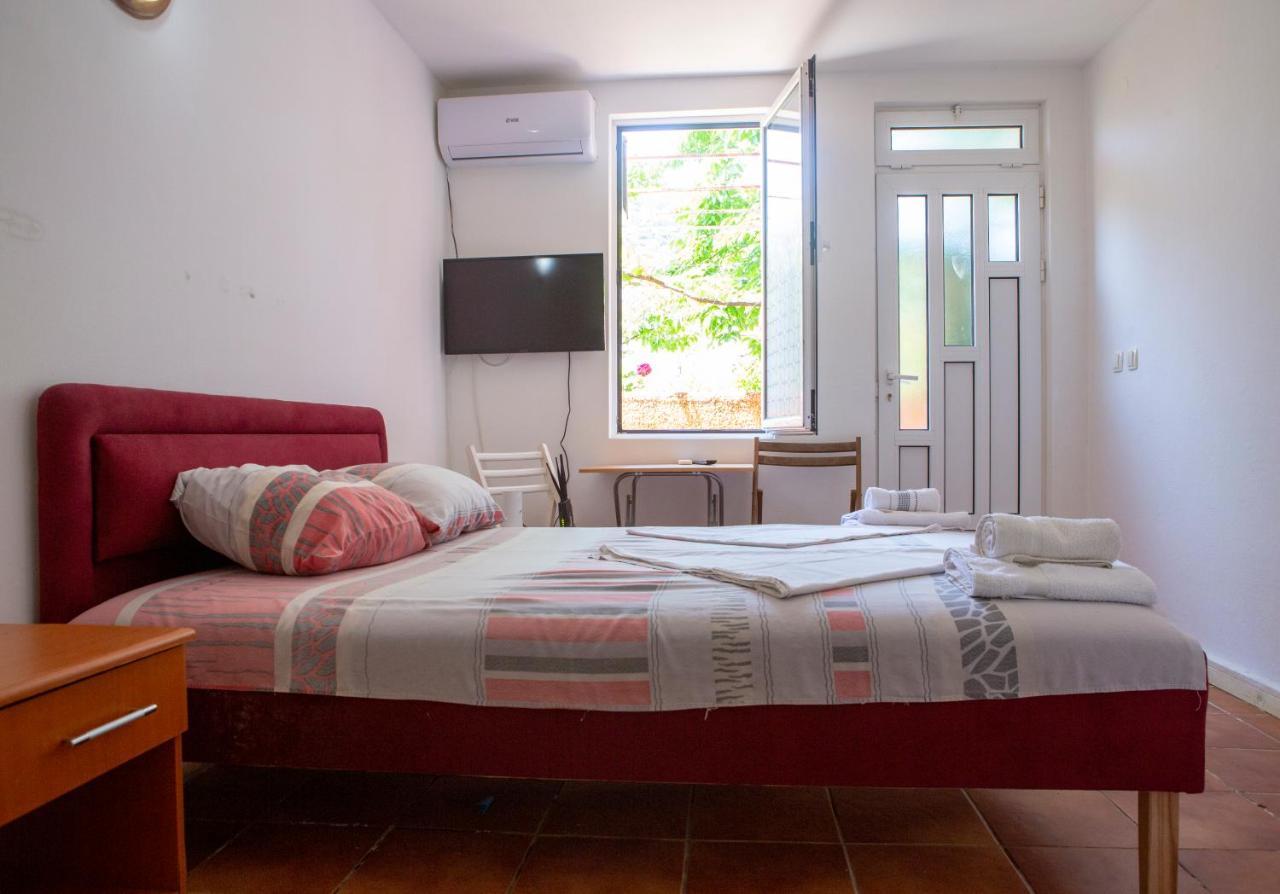 Family Apartments Vukcevic Čanj 외부 사진
