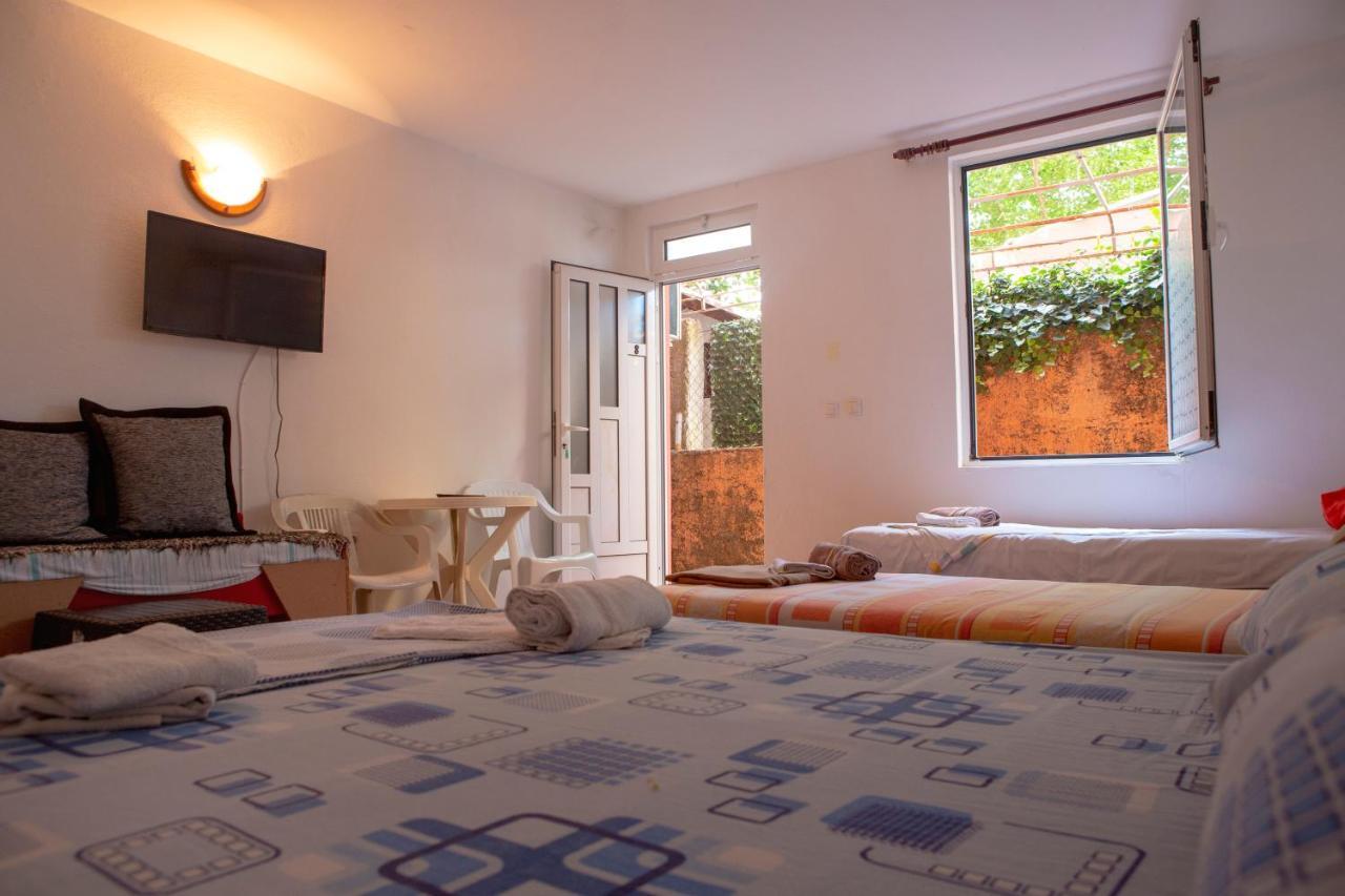 Family Apartments Vukcevic Čanj 외부 사진