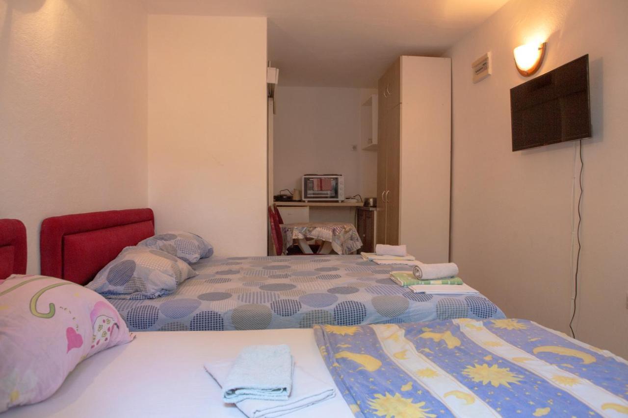Family Apartments Vukcevic Čanj 외부 사진