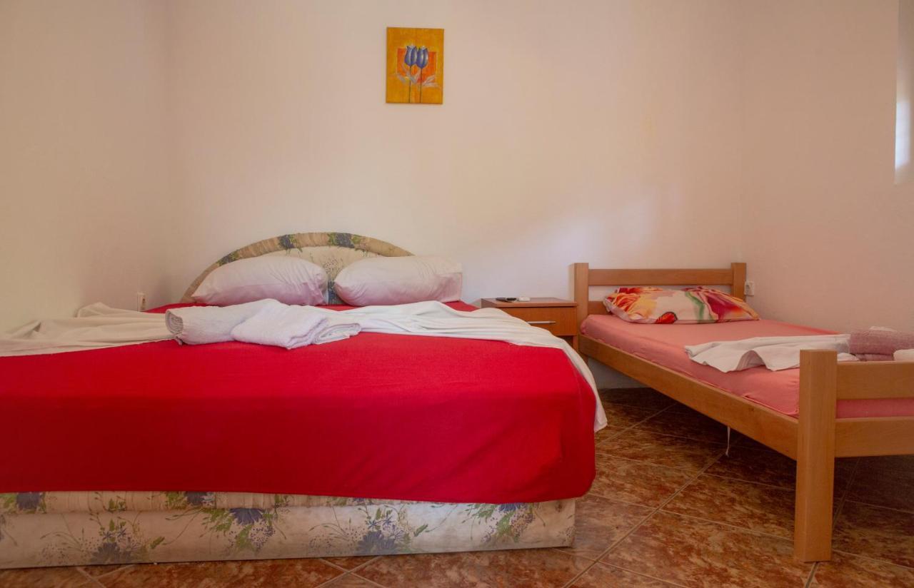 Family Apartments Vukcevic Čanj 외부 사진