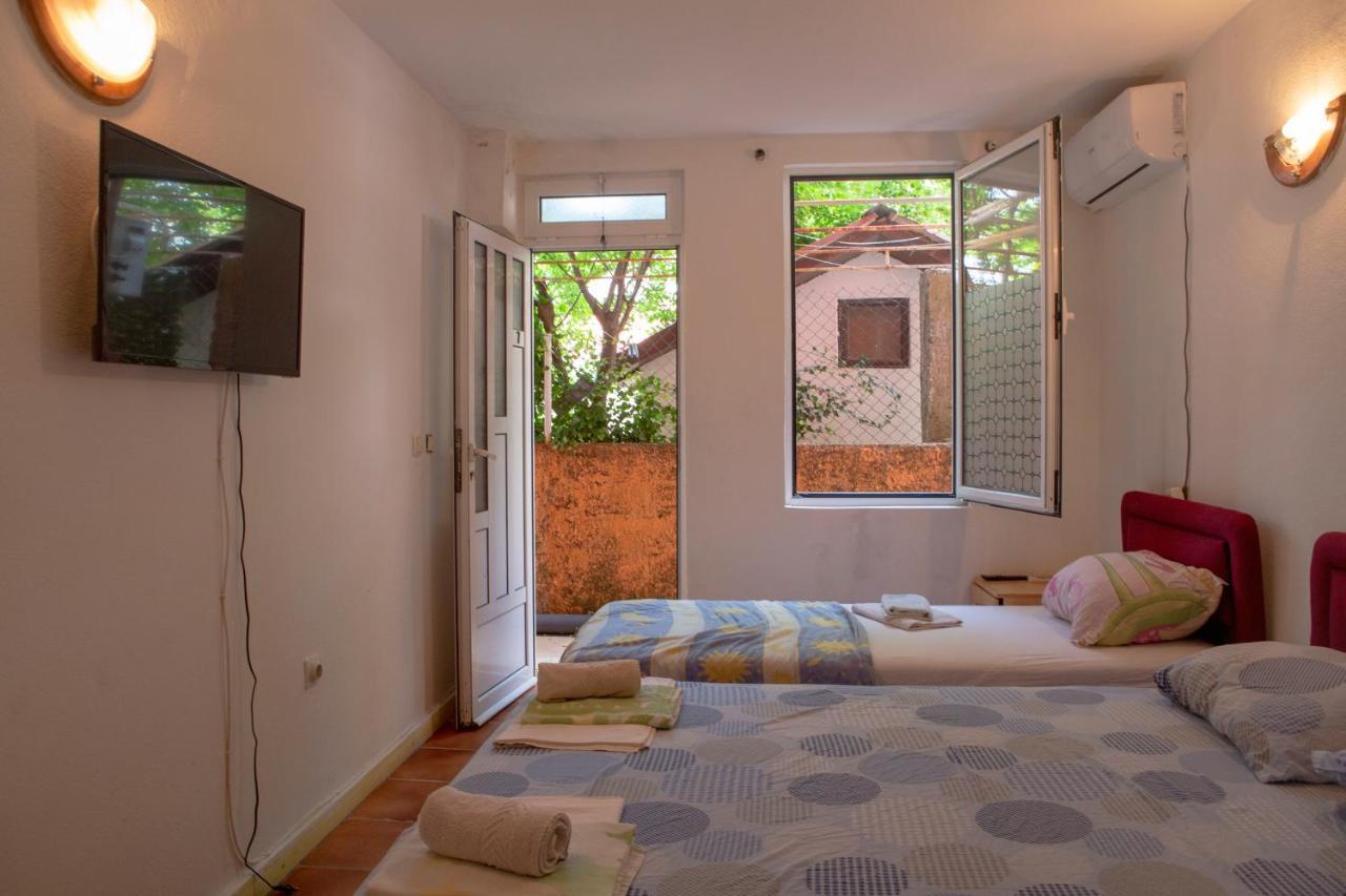 Family Apartments Vukcevic Čanj 외부 사진